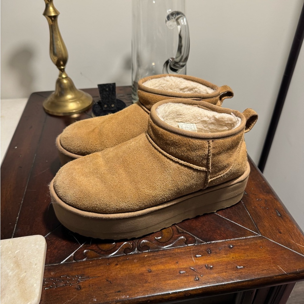 UGG women’s classic ultra mini in honey